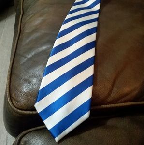 Deng Ying blue and white tie